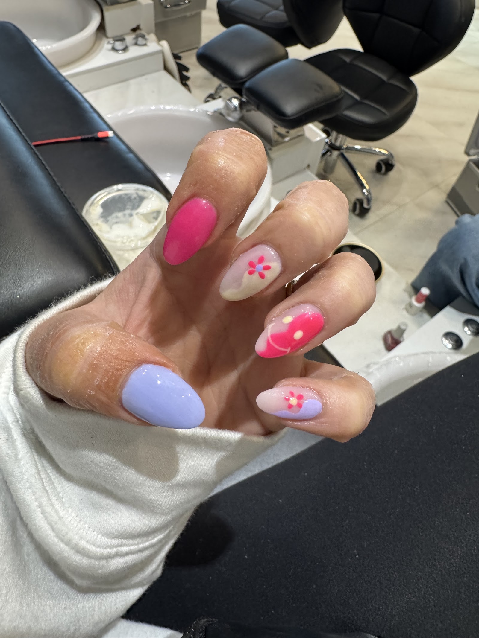 Lavish Nail Lounge nail photo 8